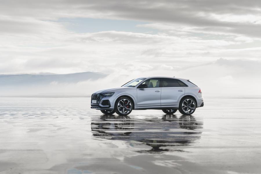  Audi RS Q8 2020 года  (UK) (фото 36 из 40)